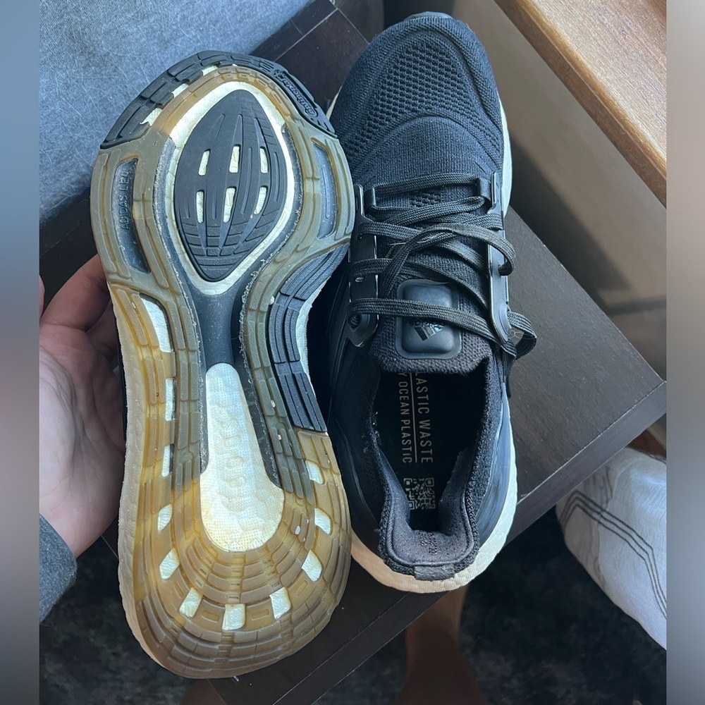 Adidas Black Ultraboost Size 8 - Picture 7 of 8